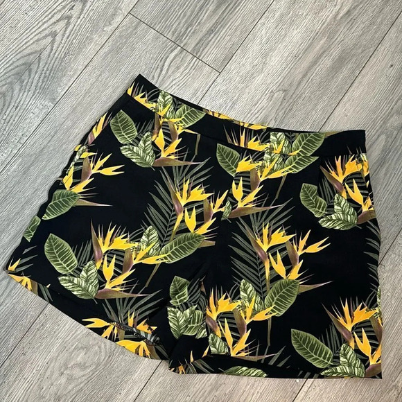 Carolina Belle Black Floral Summer Short - Picture 1 of 10